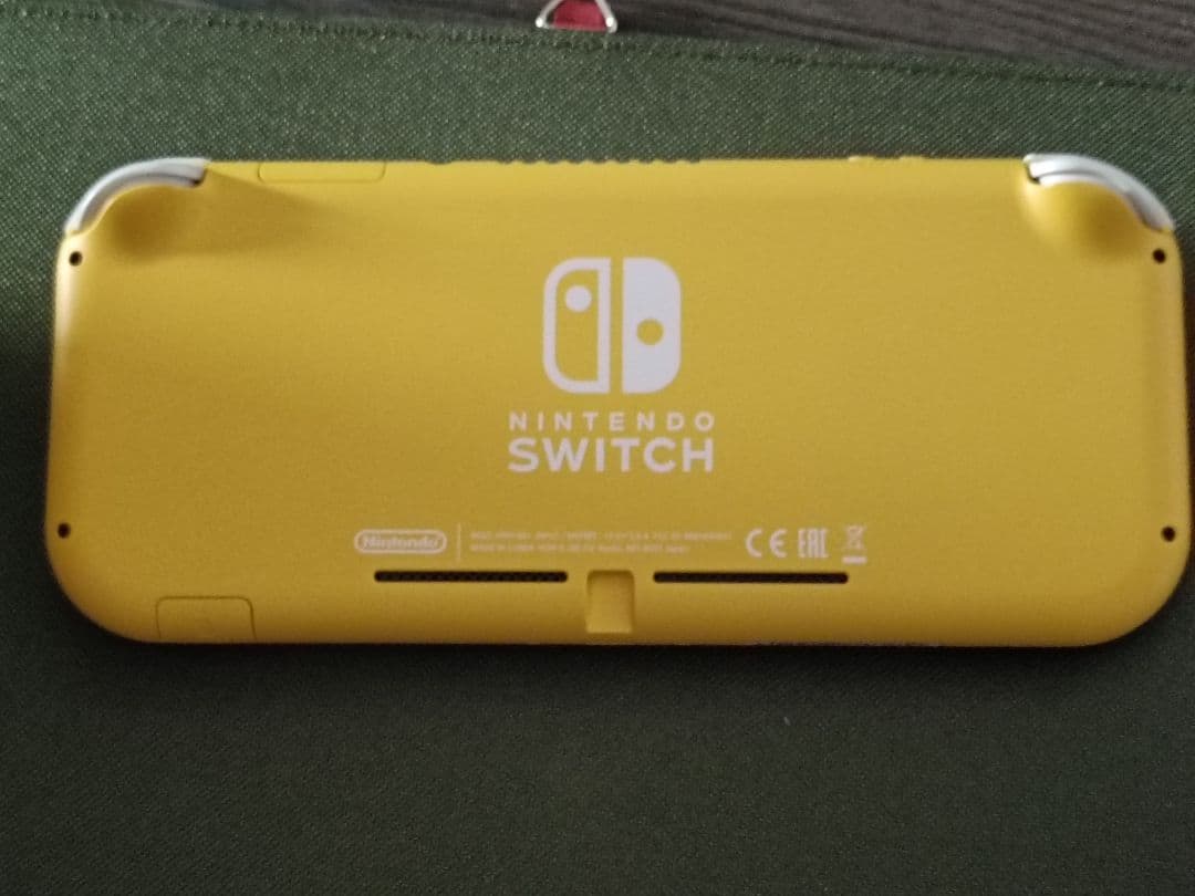 Nintendo Switch Lite イエロー