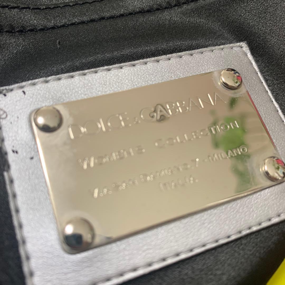 この超美品でこの価格DOLCE&GABBANA 光沢感のタイトスカート