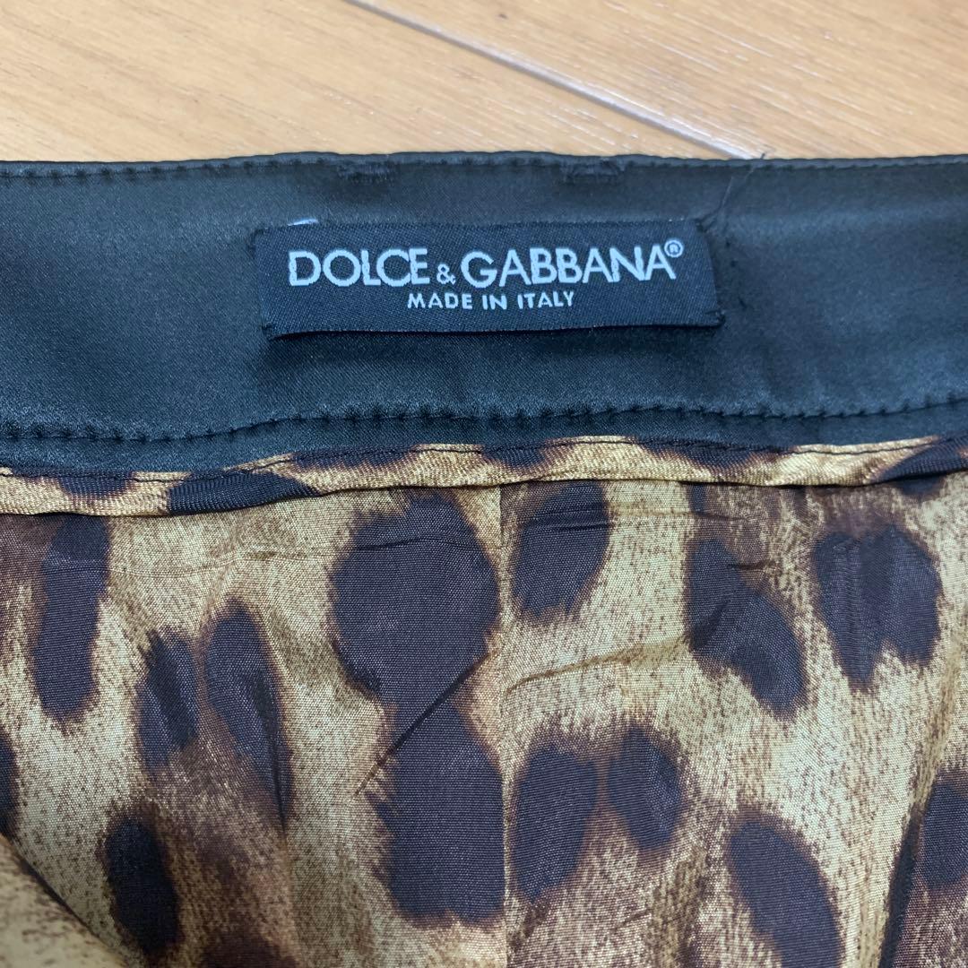 この超美品でこの価格DOLCE&GABBANA 光沢感のタイトスカート
