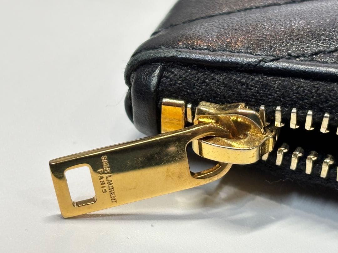 SAINT LAURENT ブラック ケース　未使用　箱付き