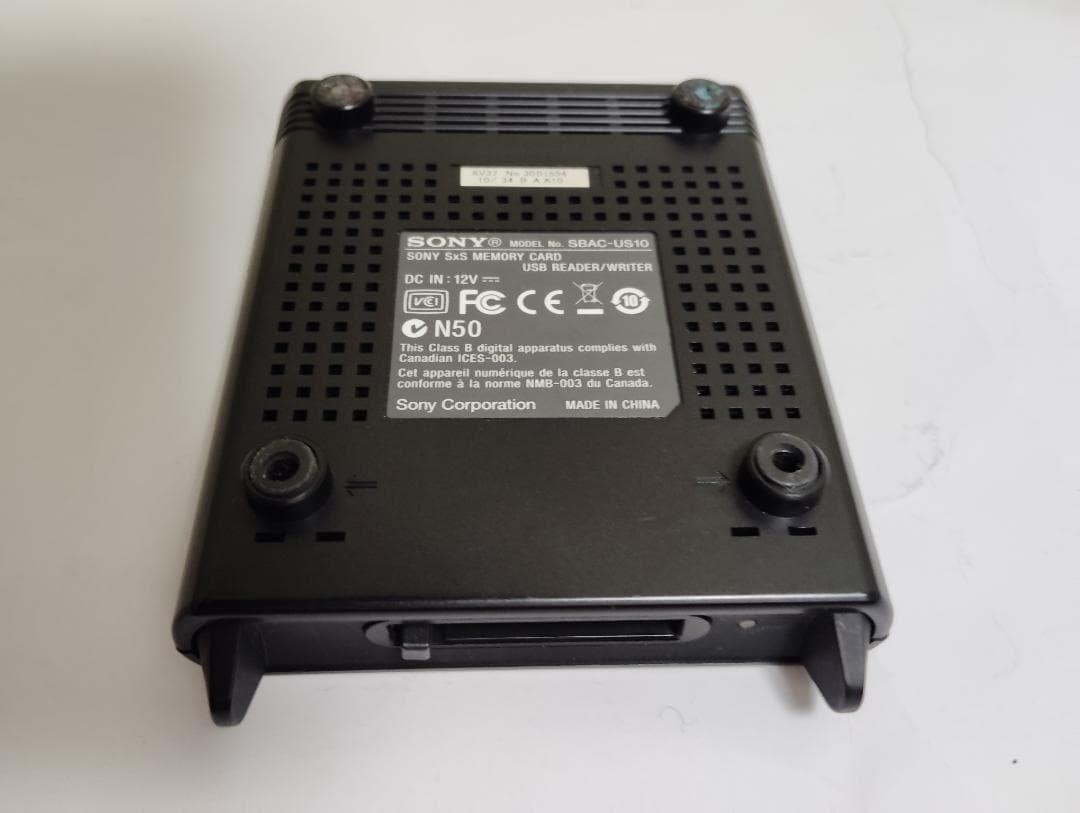 SONY　SBACーUS10　SxSメモリーカードUSBリーダーライター