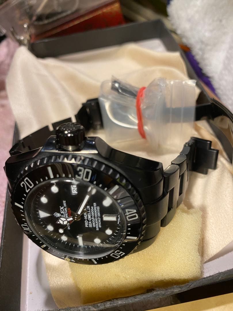 訳あり自動巻き 腕時計　完動品32ミリ206グラムベルト破損部品あり格安出品