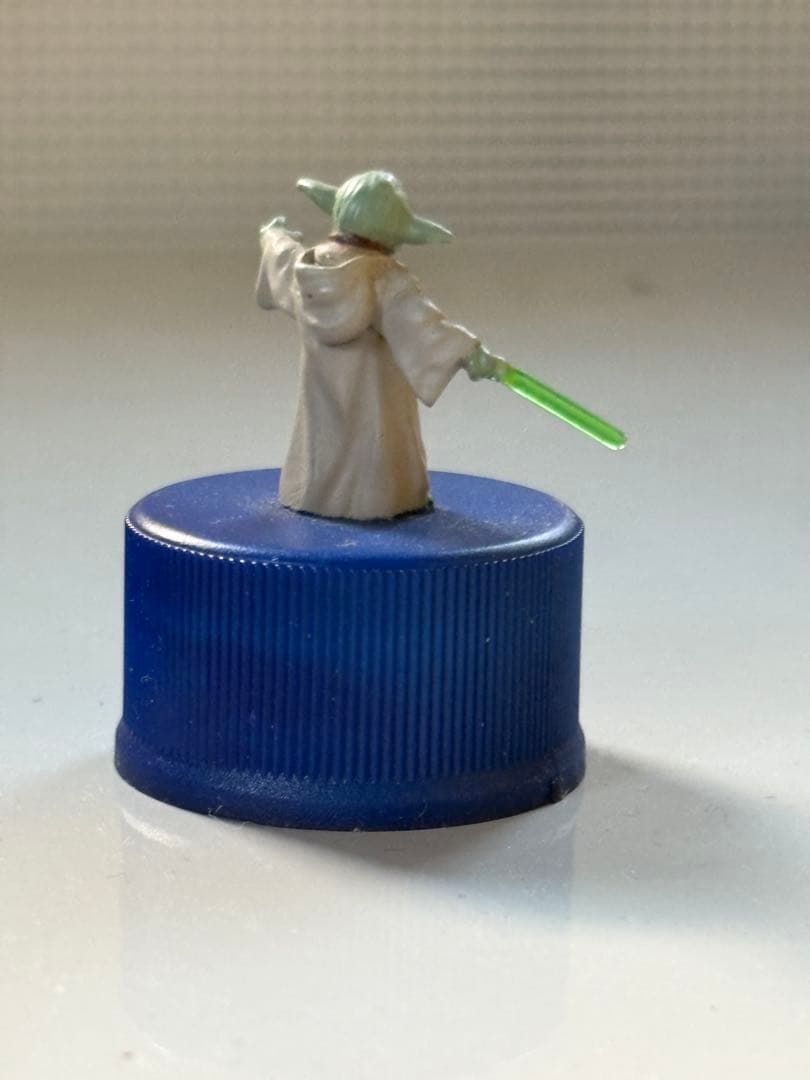 ヨーダ フィギュア ライトセーバー付き　pepsi