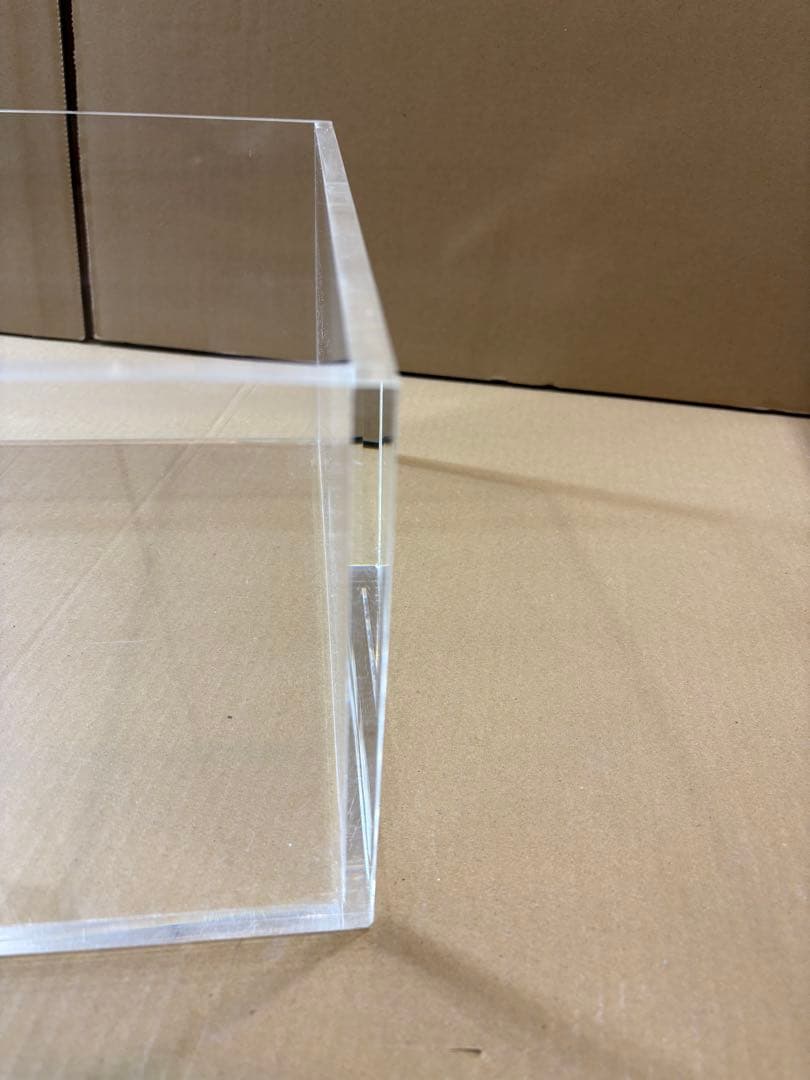 アクリル水槽　安心の板厚8ミリ