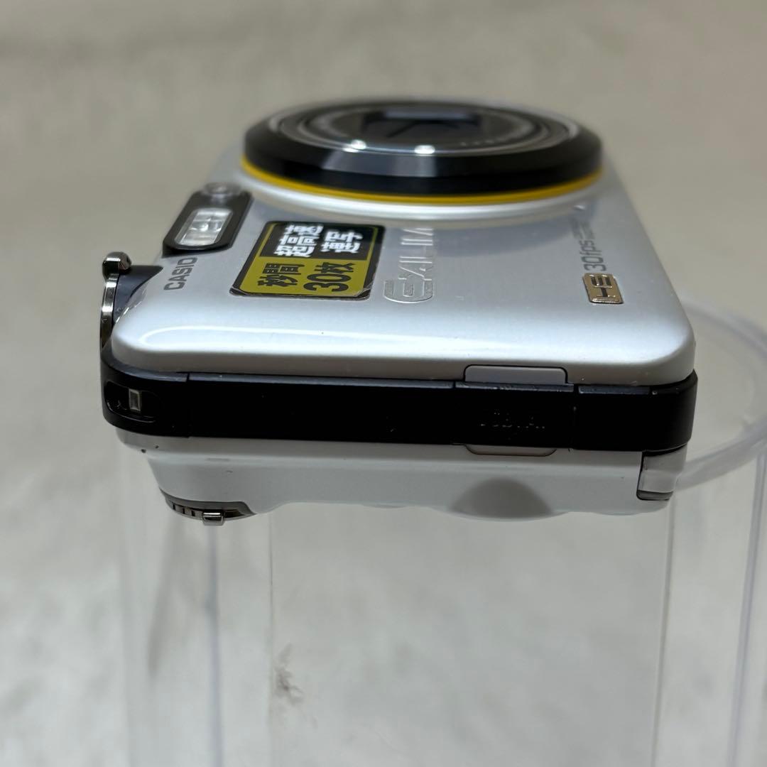 CASIO エクシリム　EX-FC100 充電器　箱　ホワイト　コンデジ　動作品