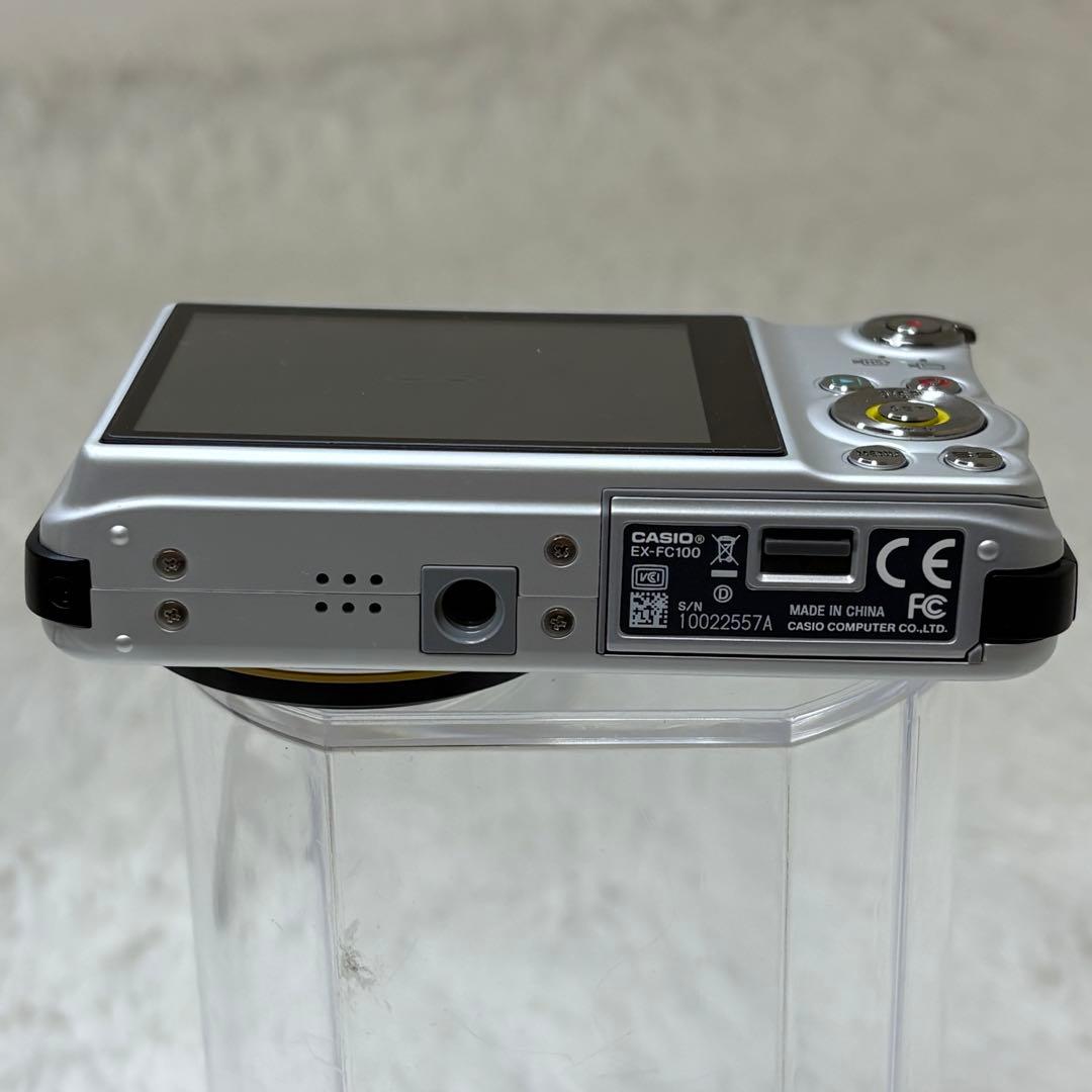 CASIO エクシリム　EX-FC100 充電器　箱　ホワイト　コンデジ　動作品