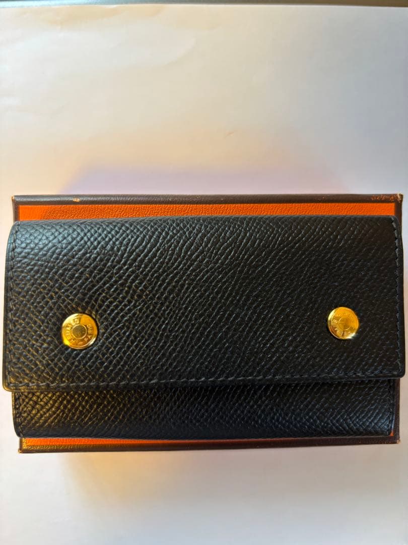 HERMES エルメスレザー黒キーケース 箱付き未使用に近い商品です