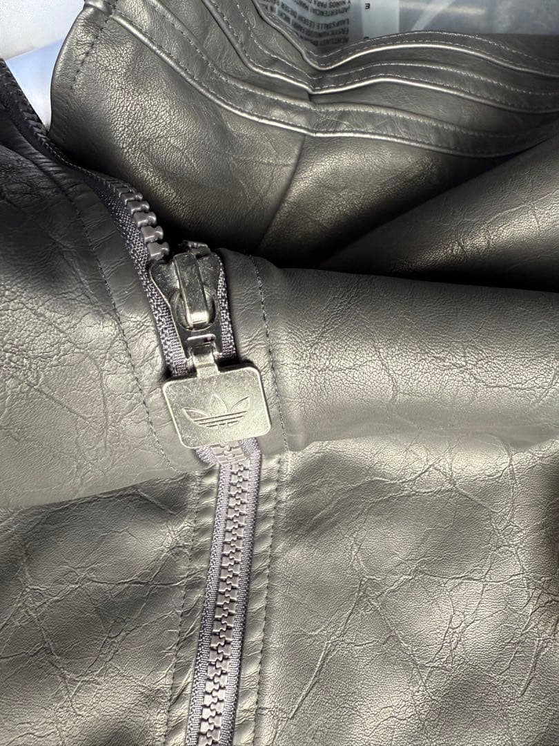 新品未使用 adidas プレザー ファイヤーバード M サイズ