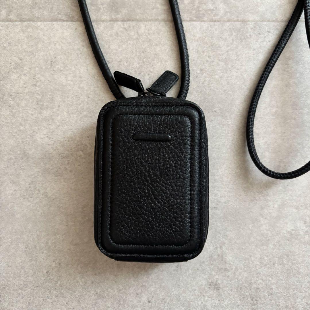 objcts.ioストラップ付マイクロバッグ