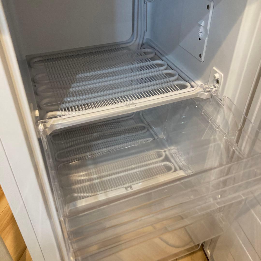 Hisense ノンフロン冷凍庫 HF-A61W