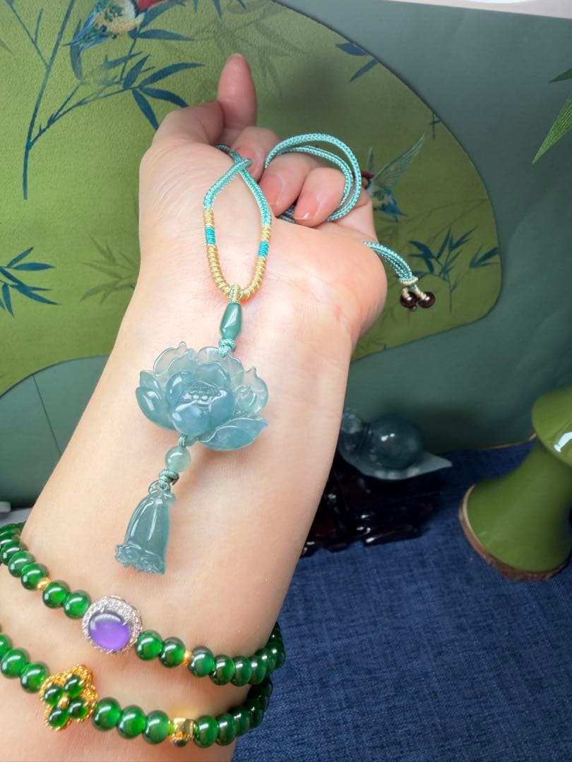 美品❣️天然本翡翠　高品質、氷藍水精巧な蓮花＆蓮の実ネックレス　鑑定書付き