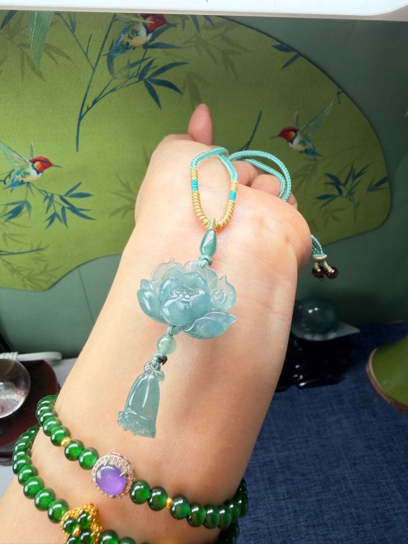 美品❣️天然本翡翠　高品質、氷藍水精巧な蓮花＆蓮の実ネックレス　鑑定書付き