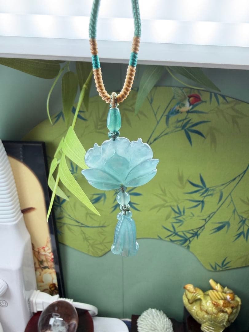 美品❣️天然本翡翠　高品質、氷藍水精巧な蓮花＆蓮の実ネックレス　鑑定書付き
