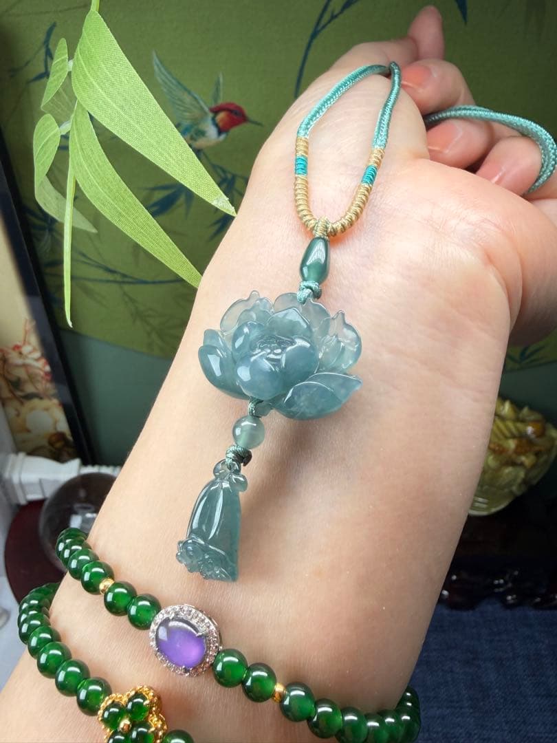 美品❣️天然本翡翠　高品質、氷藍水精巧な蓮花＆蓮の実ネックレス　鑑定書付き