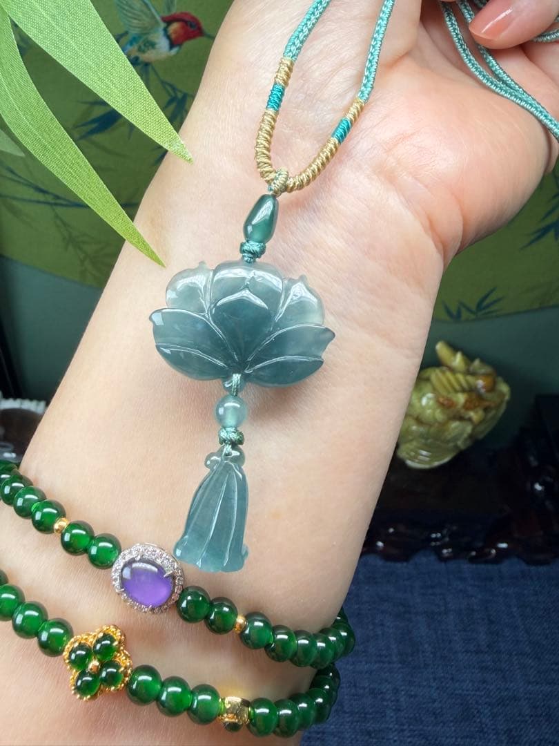 美品❣️天然本翡翠　高品質、氷藍水精巧な蓮花＆蓮の実ネックレス　鑑定書付き
