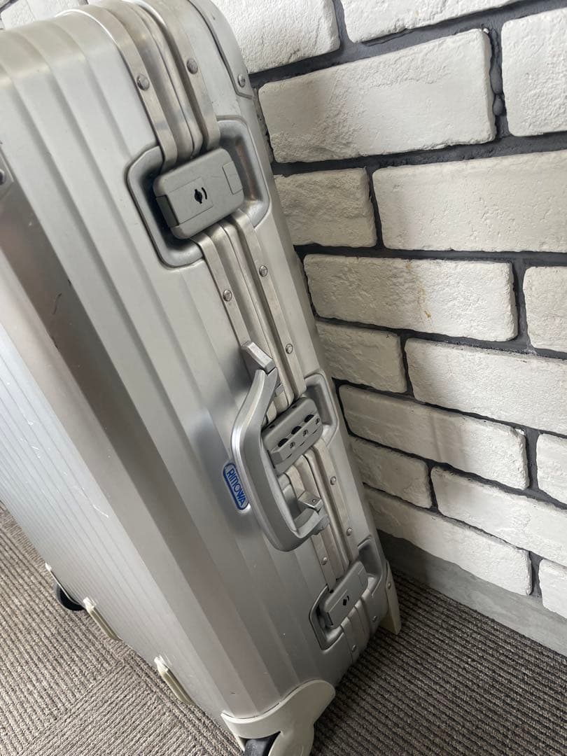 RIMOWA シルバー キャリーケース　リモワ　61L 2輪トパーズ TOPAS