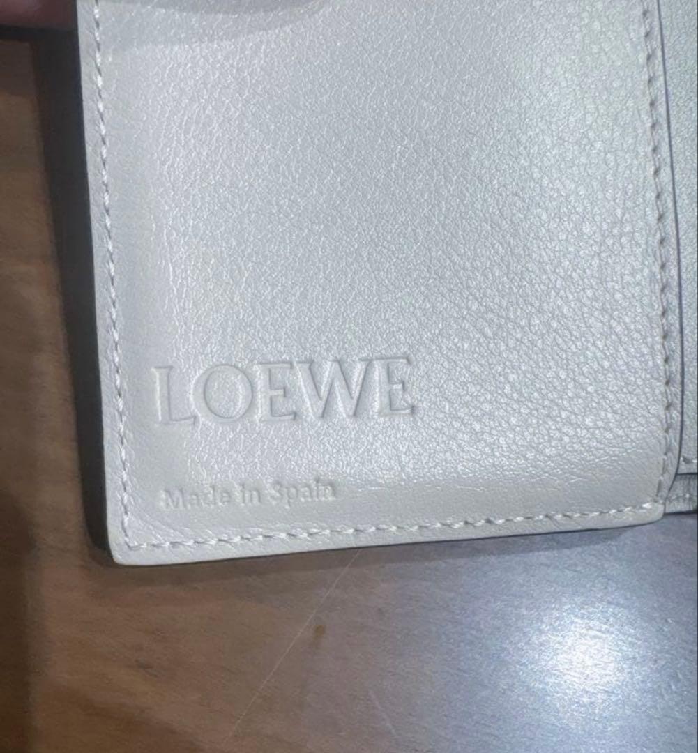 美品　LOEWE グリーン 三つ折り財布