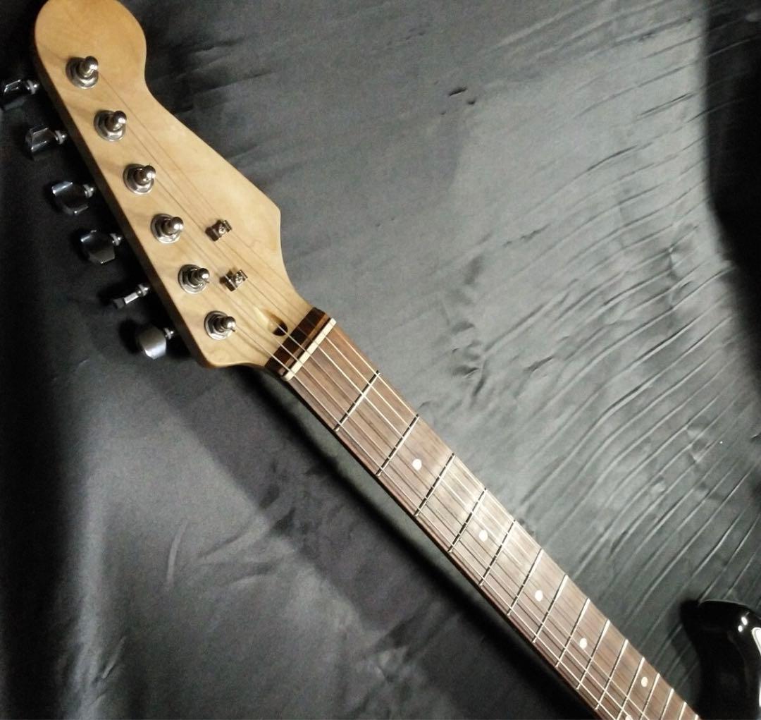 ノーブランドストラトキャスター　ブラック　ノイズレス処理&オレンジドロップ