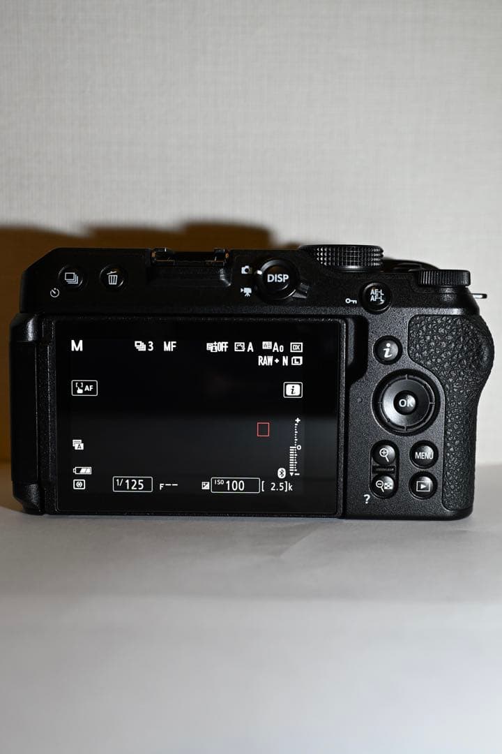 【Nikon Z30 ボディ】シャッター約12,000回 ウィンドジャマー付き