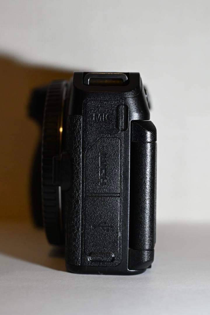 【Nikon Z30 ボディ】シャッター約12,000回 ウィンドジャマー付き