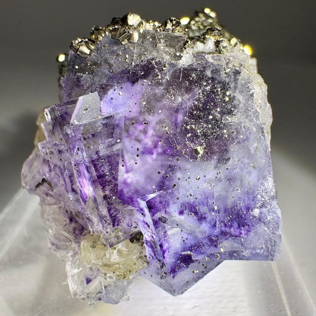 476 中国　ヤオガンシャン産　フローライト&パイライト