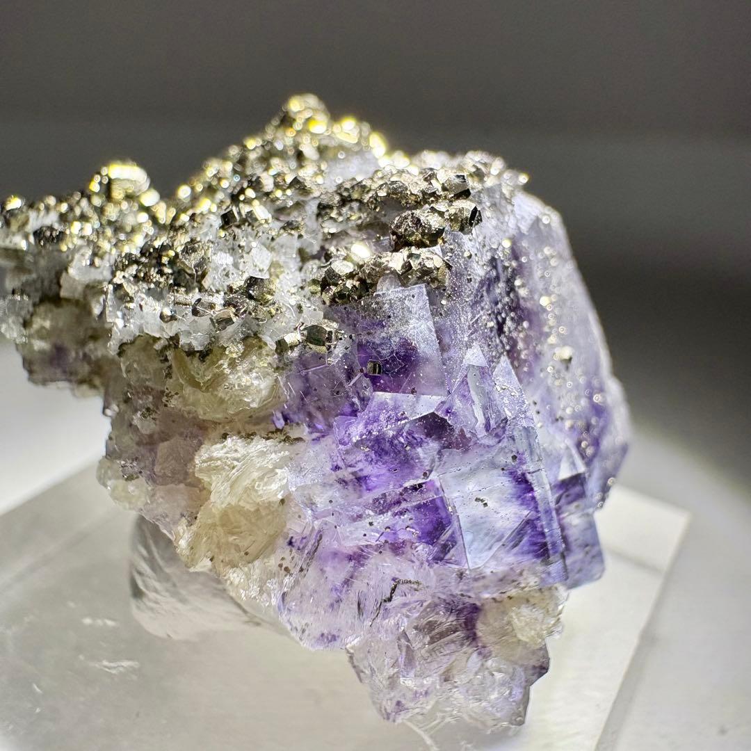 476 中国　ヤオガンシャン産　フローライト&パイライト