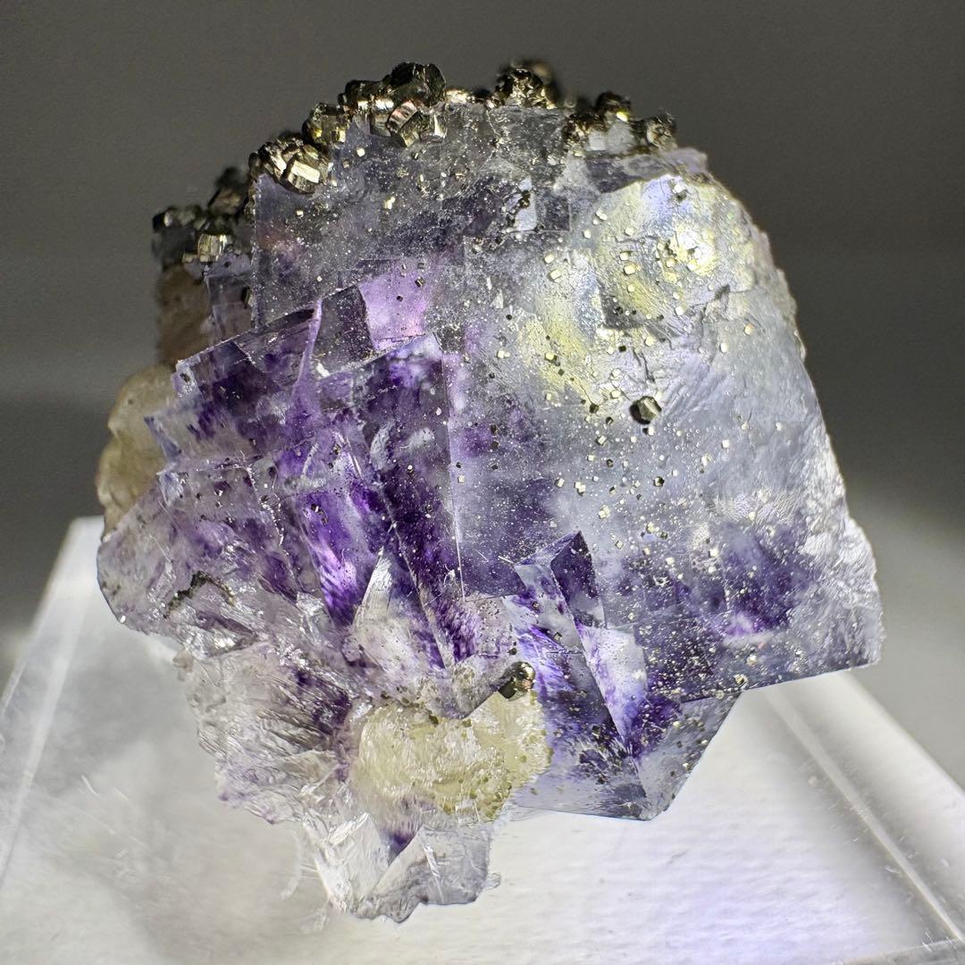 476 中国　ヤオガンシャン産　フローライト&パイライト