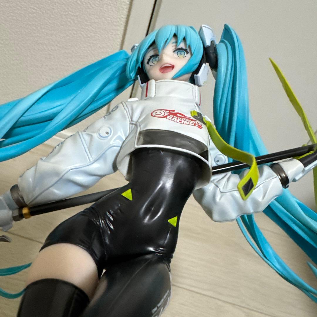 初音ミク　レーシングミク　2022　フィギュア