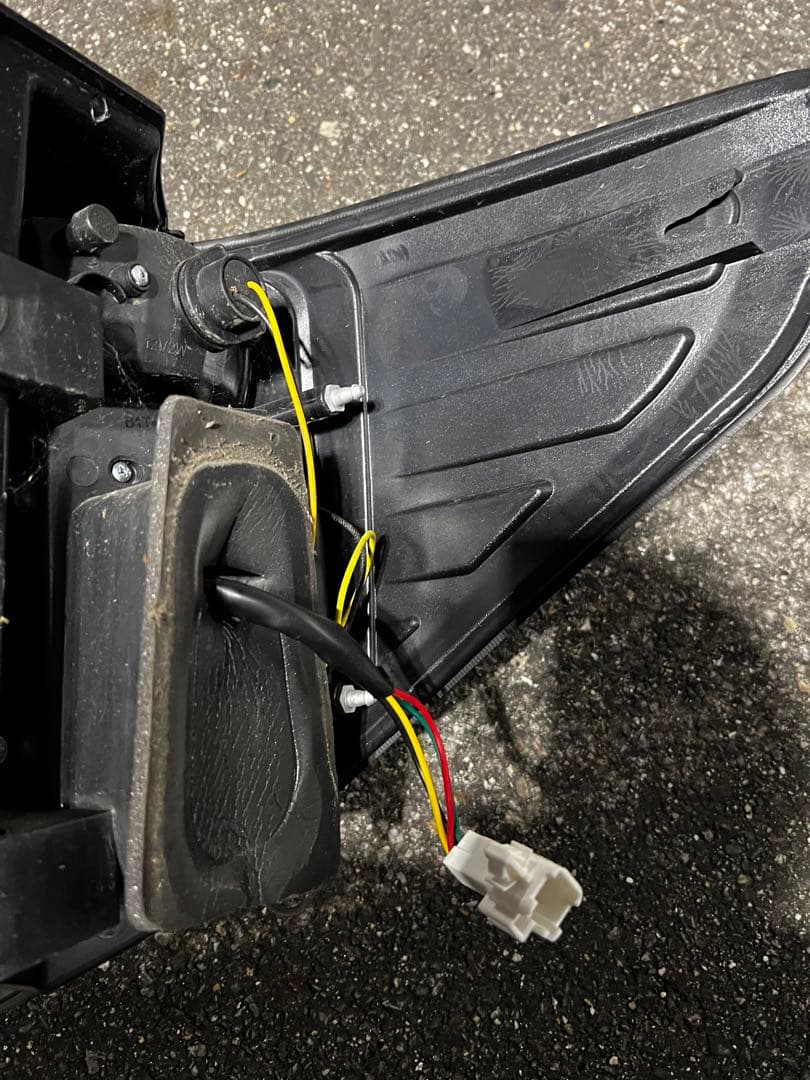 LEDテールランプ スモーク 4個セットアルファード20系