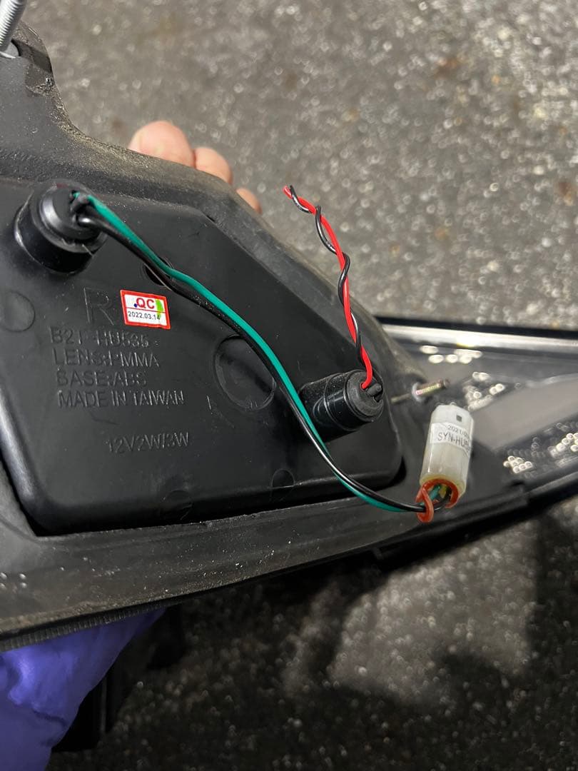 LEDテールランプ スモーク 4個セットアルファード20系