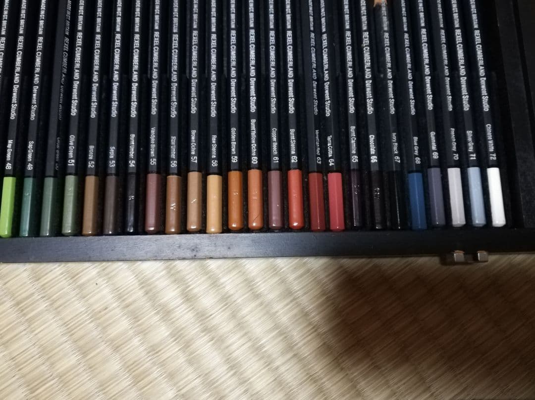 DERWENT ダーウェント スタジオ色鉛筆 72本セット 木製ケース入り