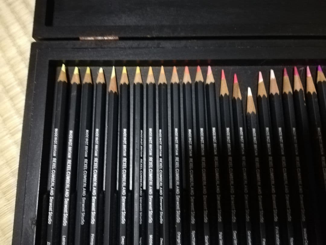 DERWENT ダーウェント スタジオ色鉛筆 72本セット 木製ケース入り