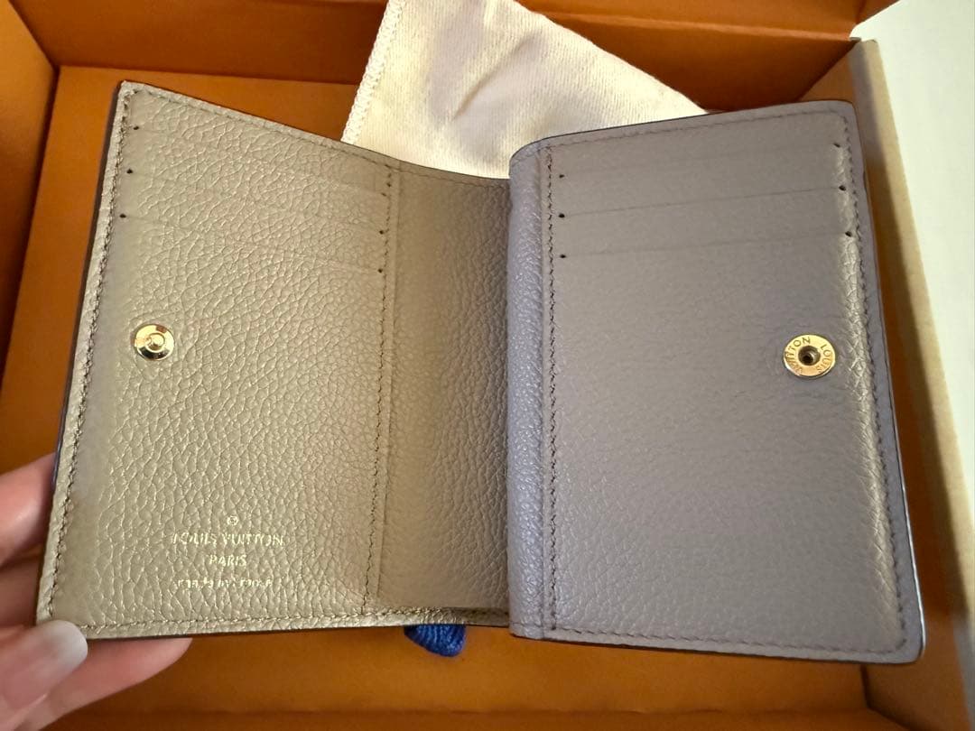 Louis Vuitton ポルトフォイユ・クレア 2つ折り財布