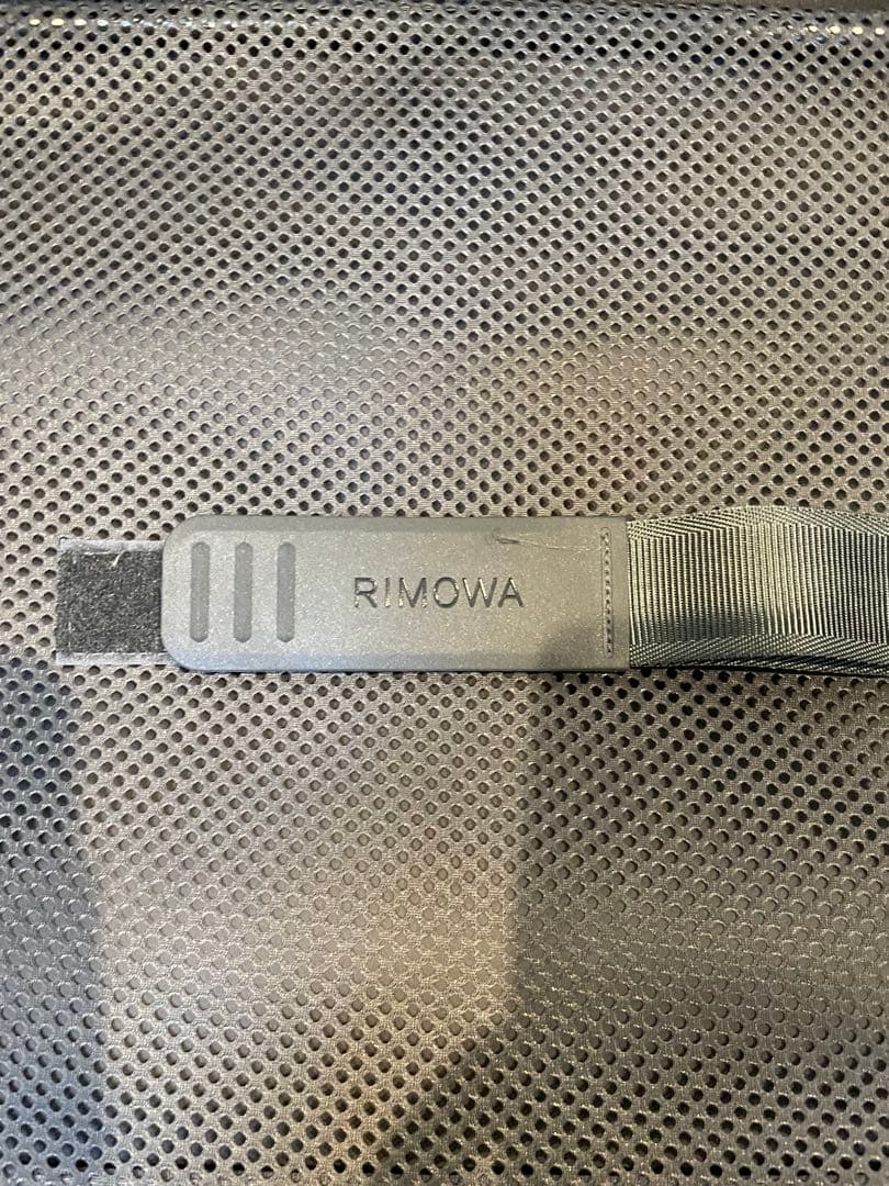 RIMOWA ブラック キャリーケース 機内持ち込み可能