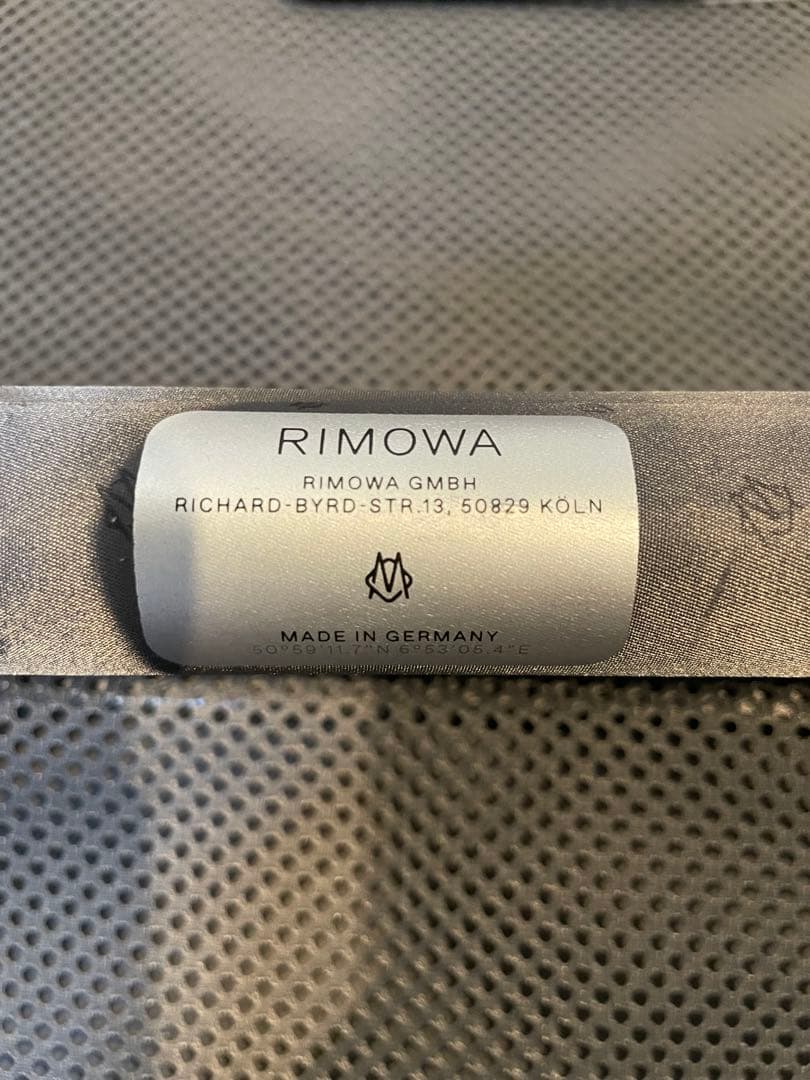 RIMOWA ブラック キャリーケース 機内持ち込み可能