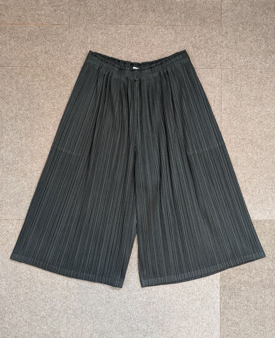 プリーツプリーズ ガウチョパンツ 黒