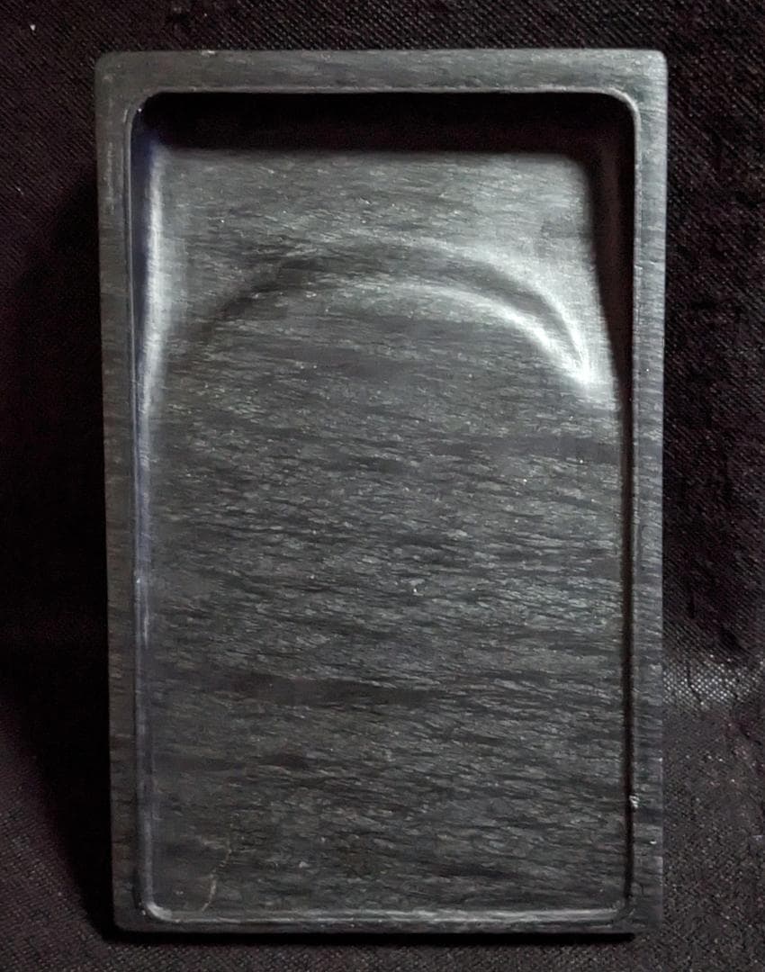 【歙州硯】◆水波眉子紋・銀華紋・銀線の蒼黒美石◆唐木箱◆約八吋の歙硯◆龍尾山