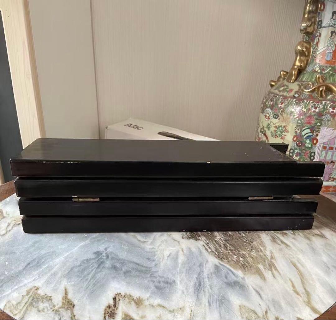 木製枠・玉石に彫刻された花瓶絵柄・リアルの花模様、￼小屏風折りたたみ式