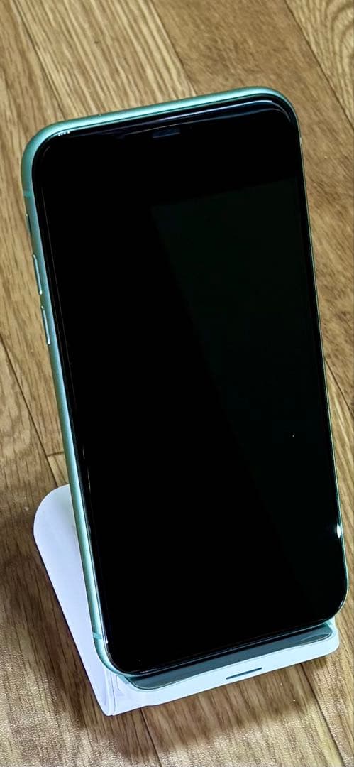 iPhone11 64gb 純正品につきApple下取りも可 比較的美品オマケ有