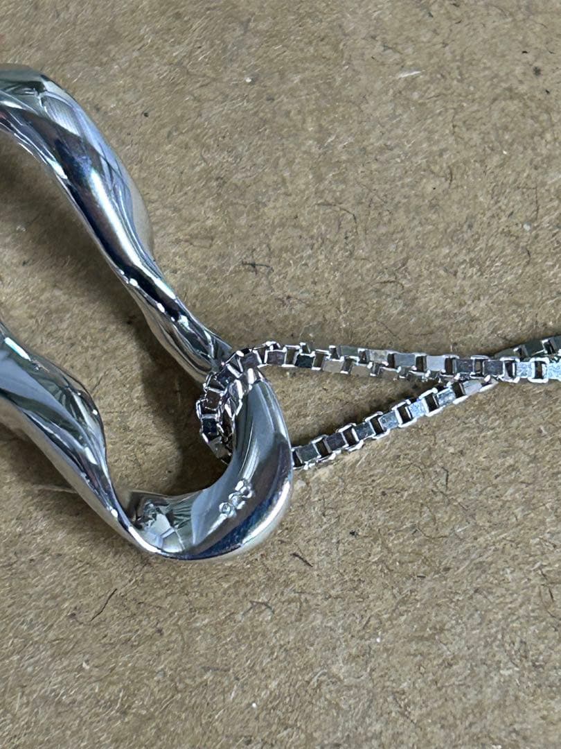 ZARD ペンダントネックレス シルバー