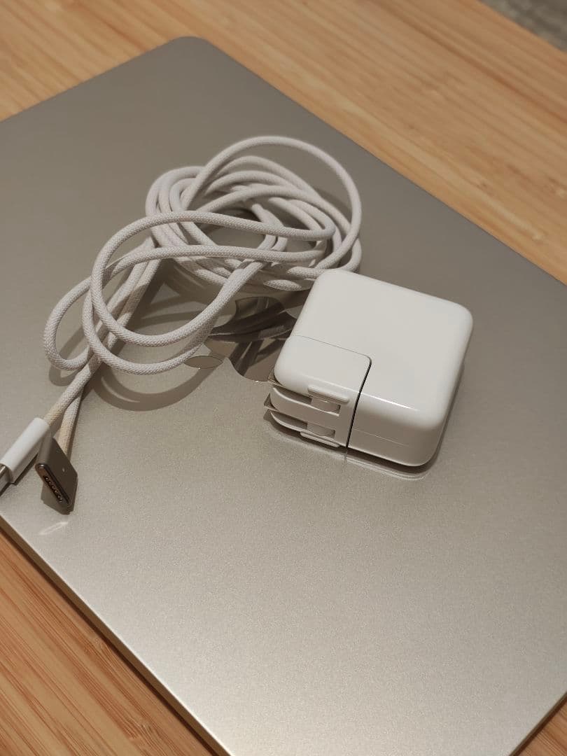 MacBook Air M2 2022 スターライト 8GB/256GB 美品