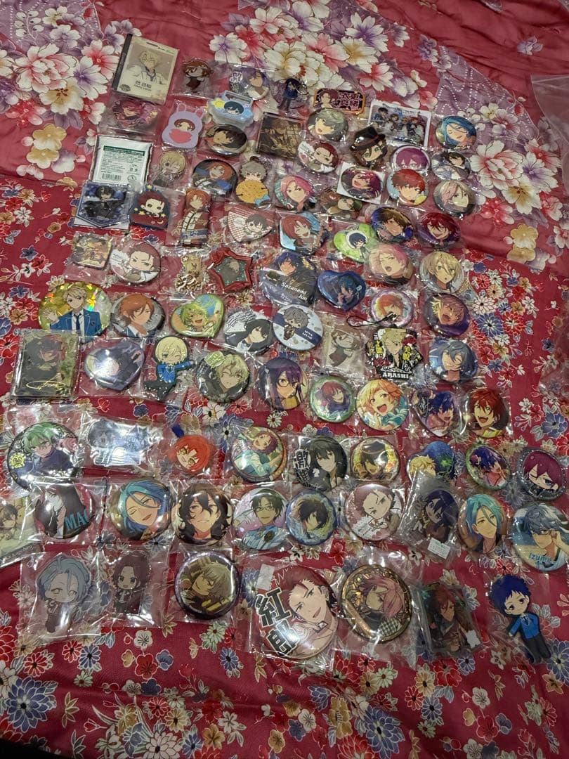 あんスタ グッズ まとめ売り 大量 340点 缶バッジ アクリルスタンド など