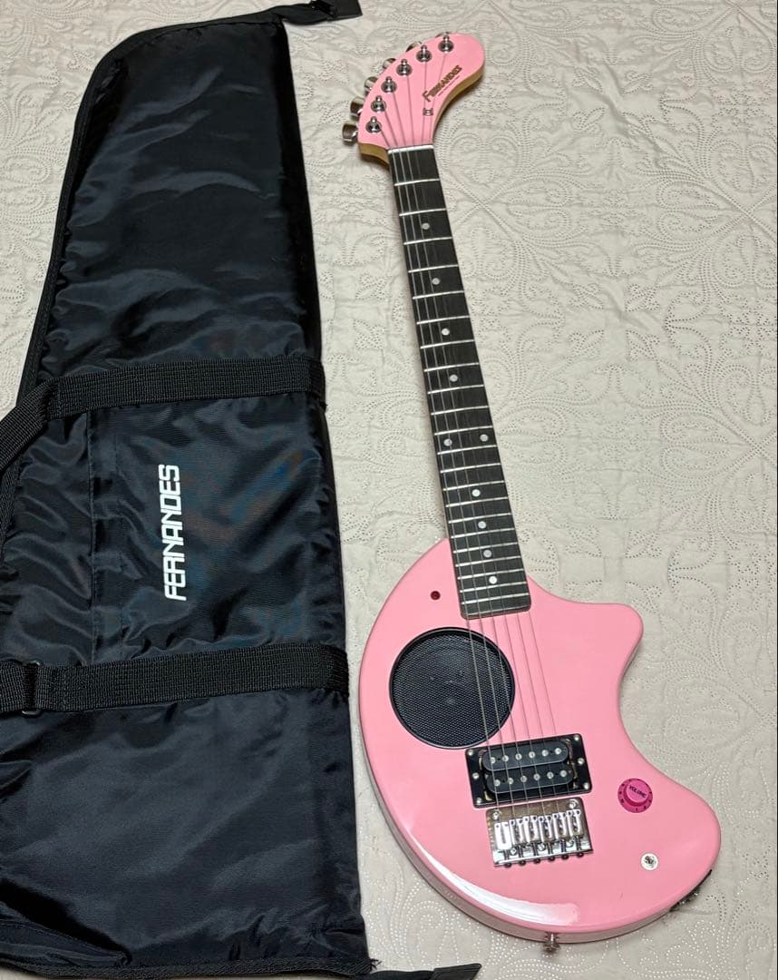 超美品 フェルナンデス ZO-3 エレキギター ピンク ソフトケース付き