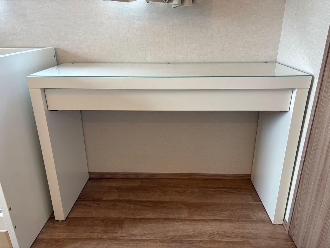 ホワイトテーブル 引き出し付き シンプルデザイン