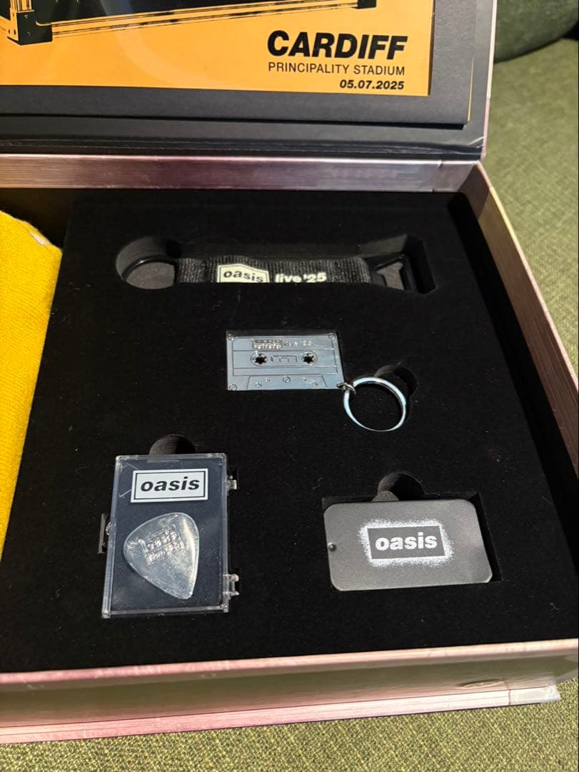 oasis live '25 Cardiff限定 vip box