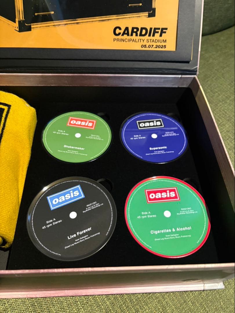 oasis live '25 Cardiff限定 vip box