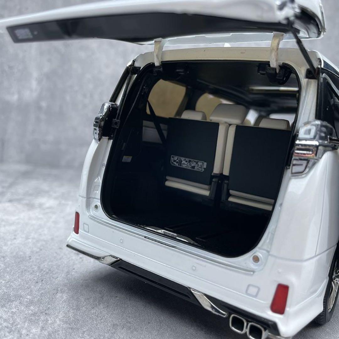 「tomoさん専用」Kengfai 1/18 トヨタ ヴェルファイア