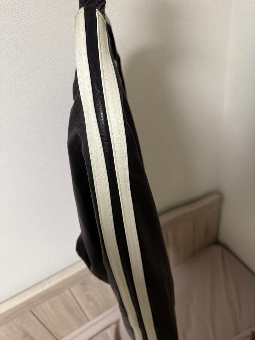 美品　AVIREX ラムレザー トラックジャケット