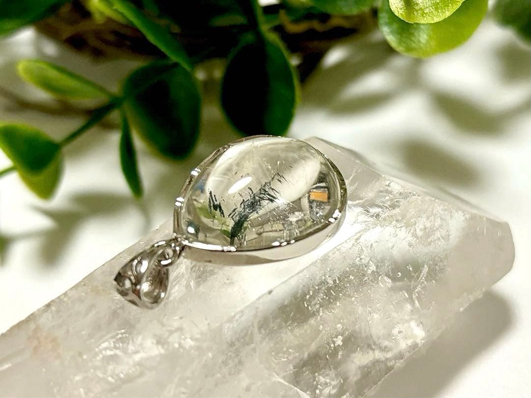 究極品質　秘蔵放出　英雄の守護石　エンジェルラダースティブナイトインクォーツPT