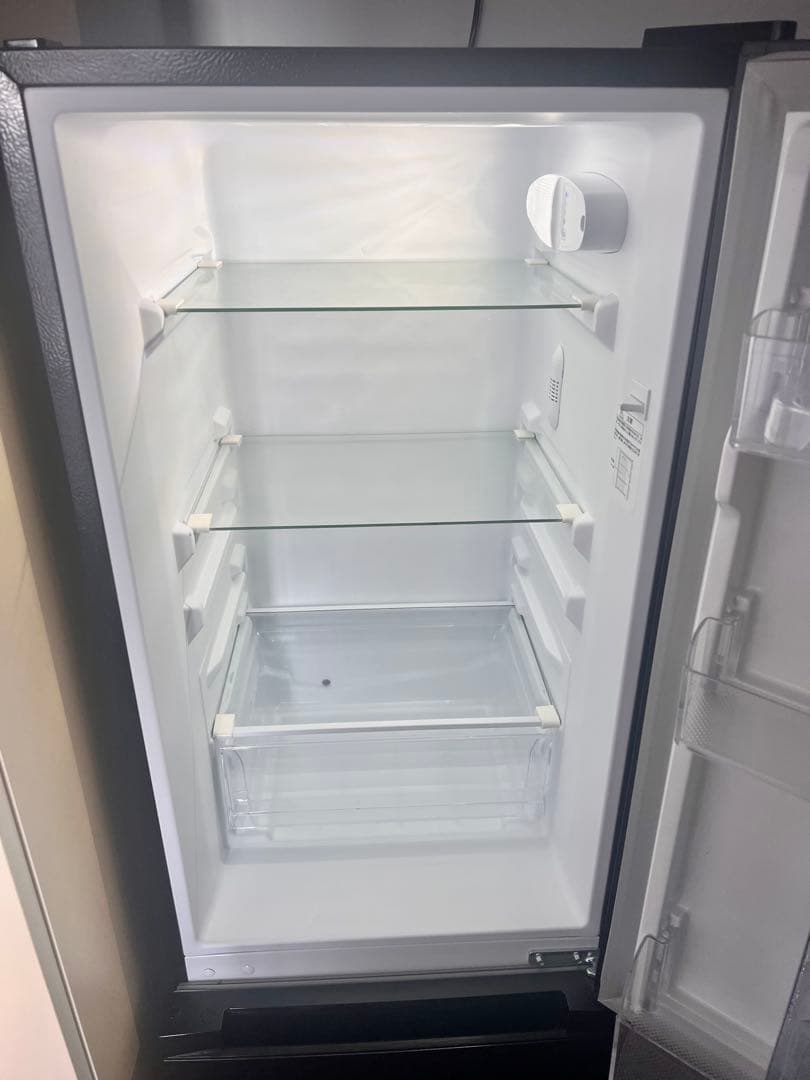 2025年製 ブラック冷蔵冷蔵庫comfee 174L 2ドア 右開き